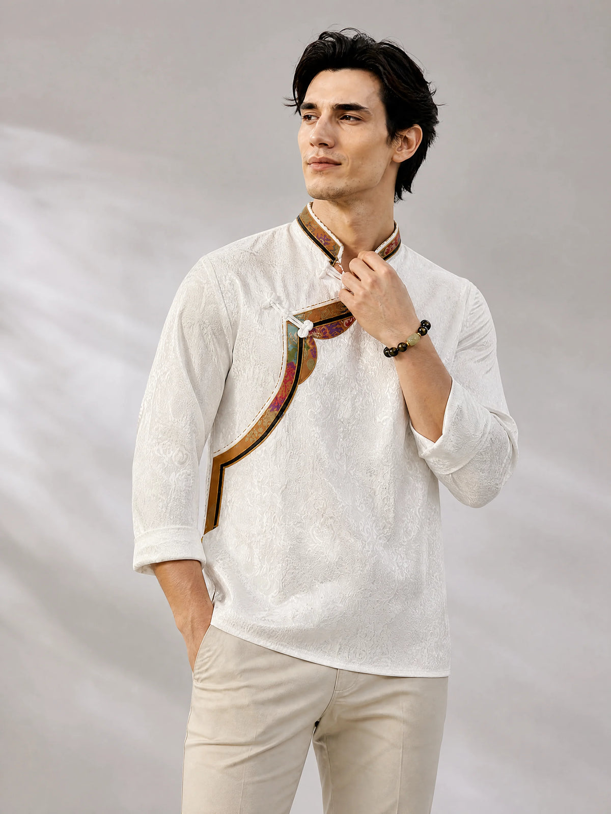 gold-sheen-obsidian-jade-pixiu-bracelet-model-a-outfit-a-fashion-03