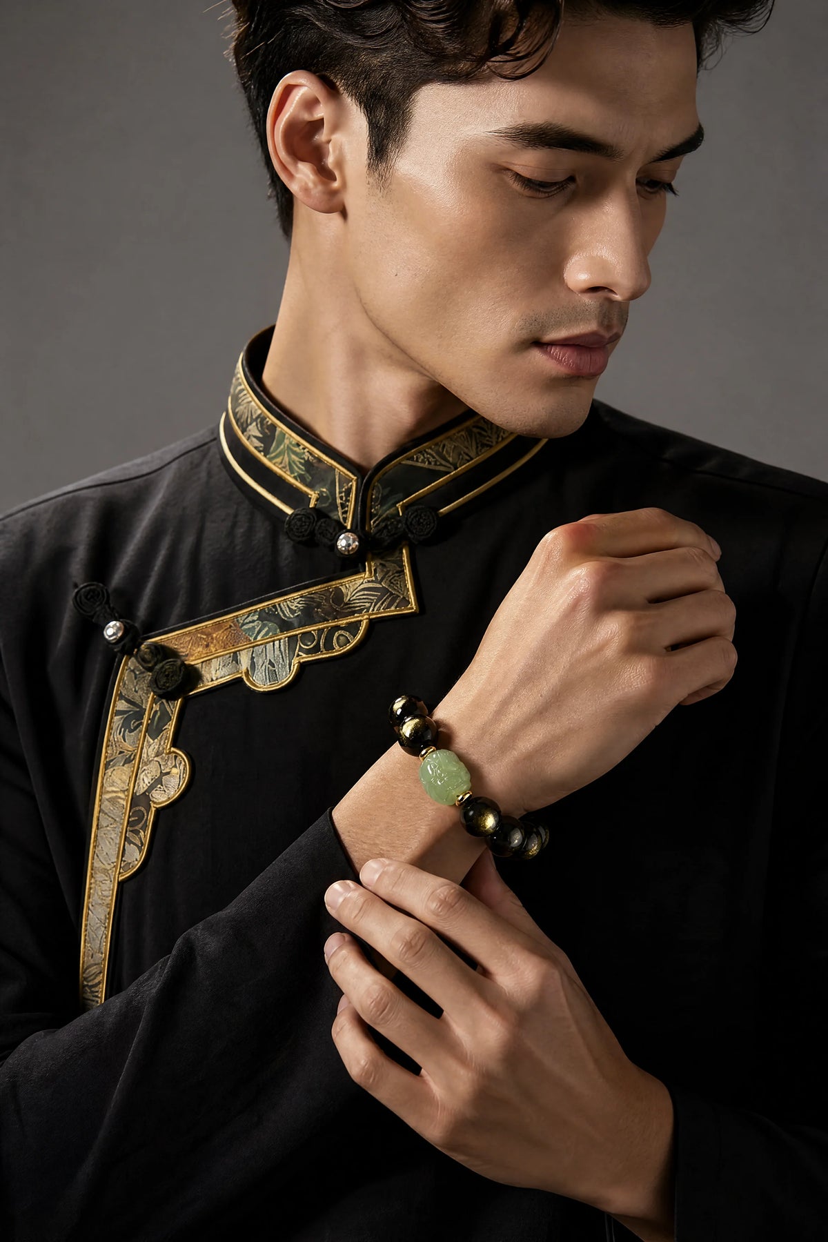 gold-sheen-obsidian-jade-pixiu-bracelet-model-b-outfit-b-fashion-02