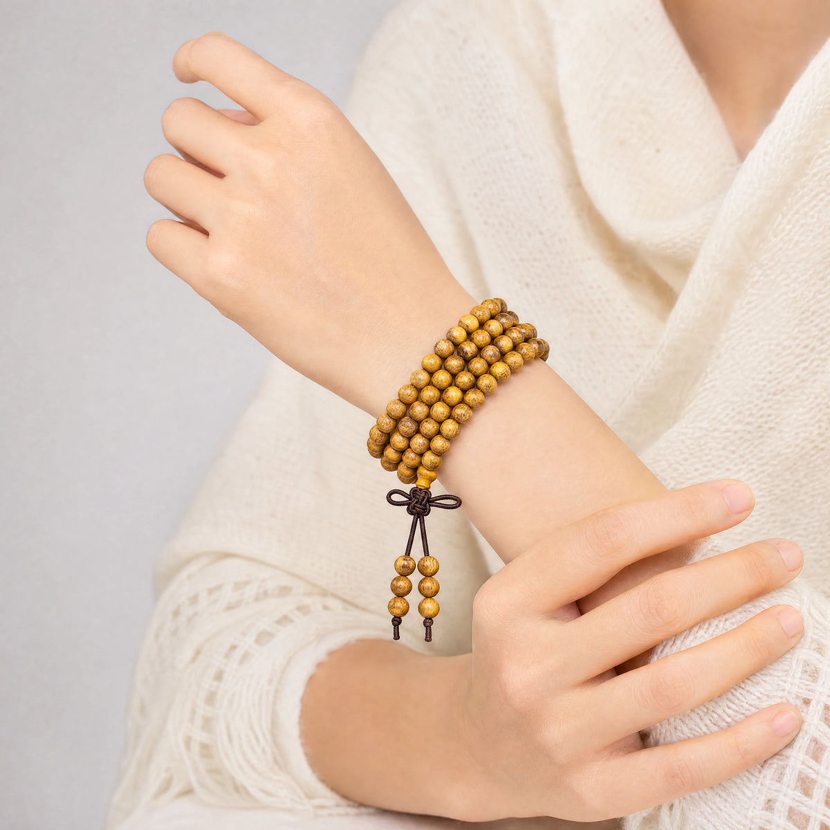 golden-sandalwood-mala-bracelet-model-b-outfit-b-fashion-02