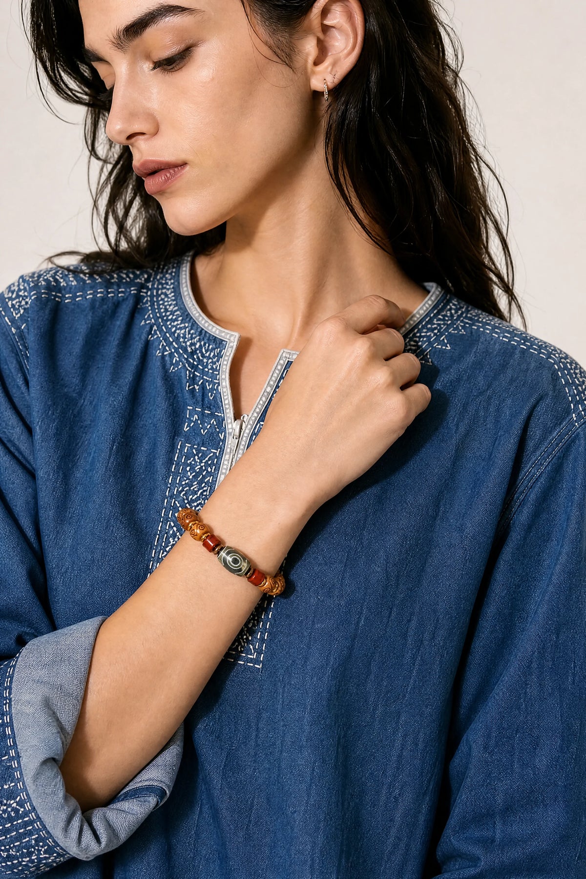 golden-yak-bone-dzi-bracelet-model-b-outfit-b-fashion-01