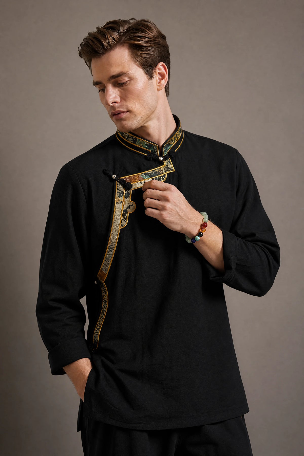 green-aventurine-chakra-bracelet-model-a-outfit-a-fashion-03