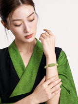 green-jade-cloud-plaque-6mm-bracelet-model-a-outfit-a-fashion-02