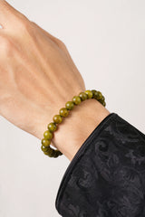 green-sandalwood-mala-bracelet-plain-model-a-outfit-a-closeup-01