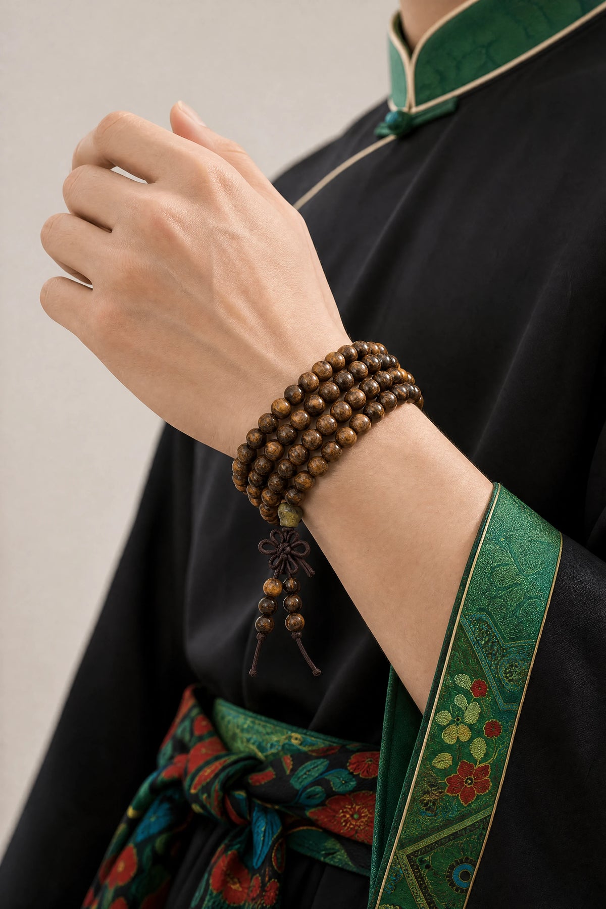 green-sandalwood-straight-grain-mala-bracelet-model-a-outfit-a-fashion-02