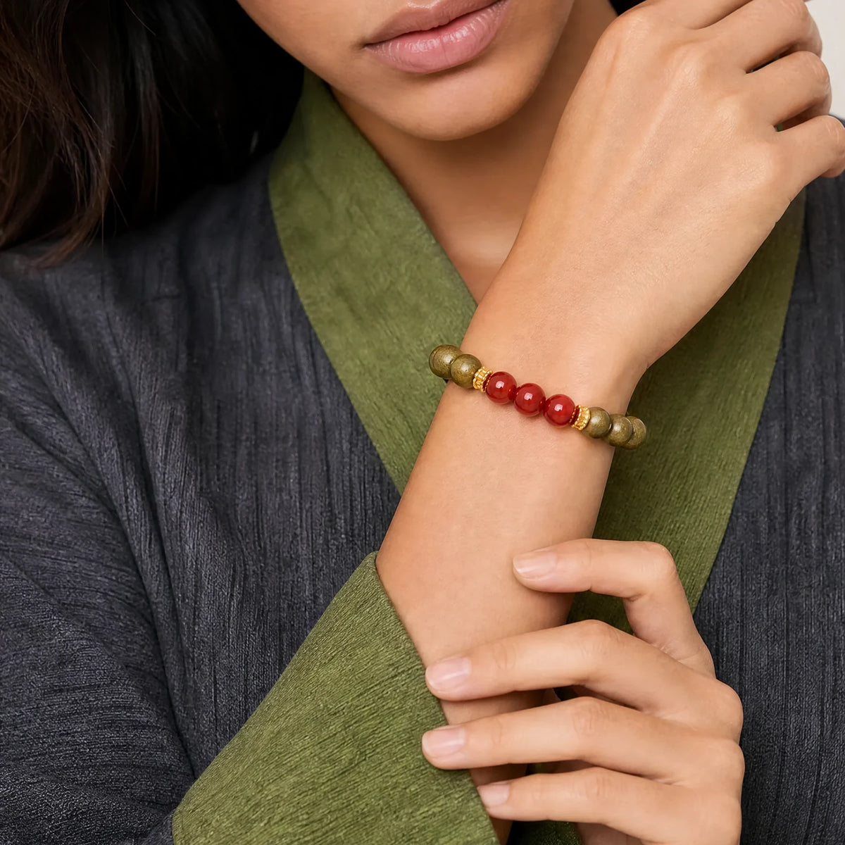 green-sandalwood-triple-agate-mala-bracelet-model-b-outfit-b-fashion-03