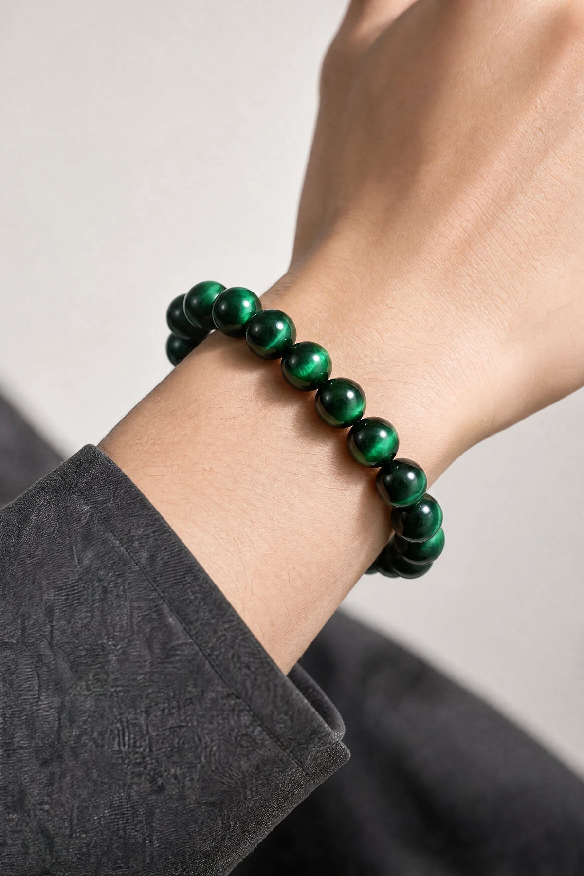 green-tiger-eye-bead-bracelet-model-a-outfit-a-closeup-01