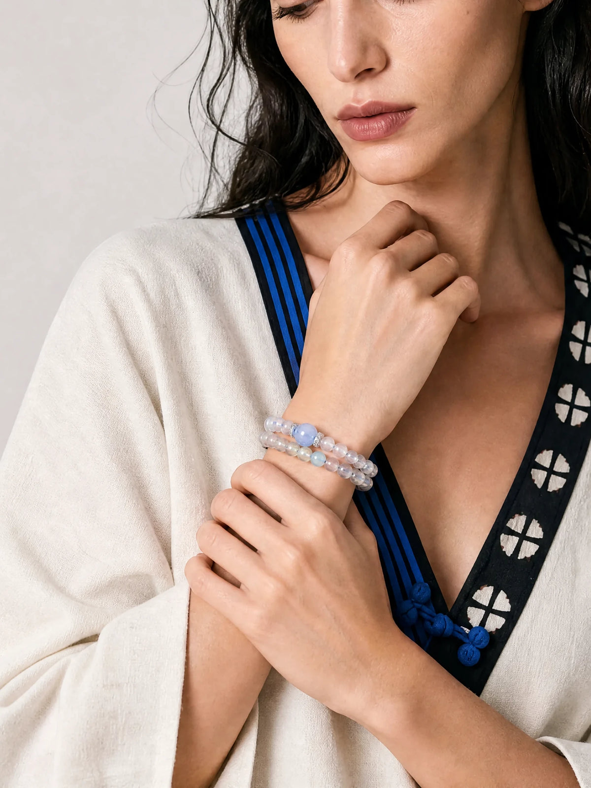 grey-moonstone-aquamarine-double-wrap-bracelet-model-a-outfit-a-fashion-01