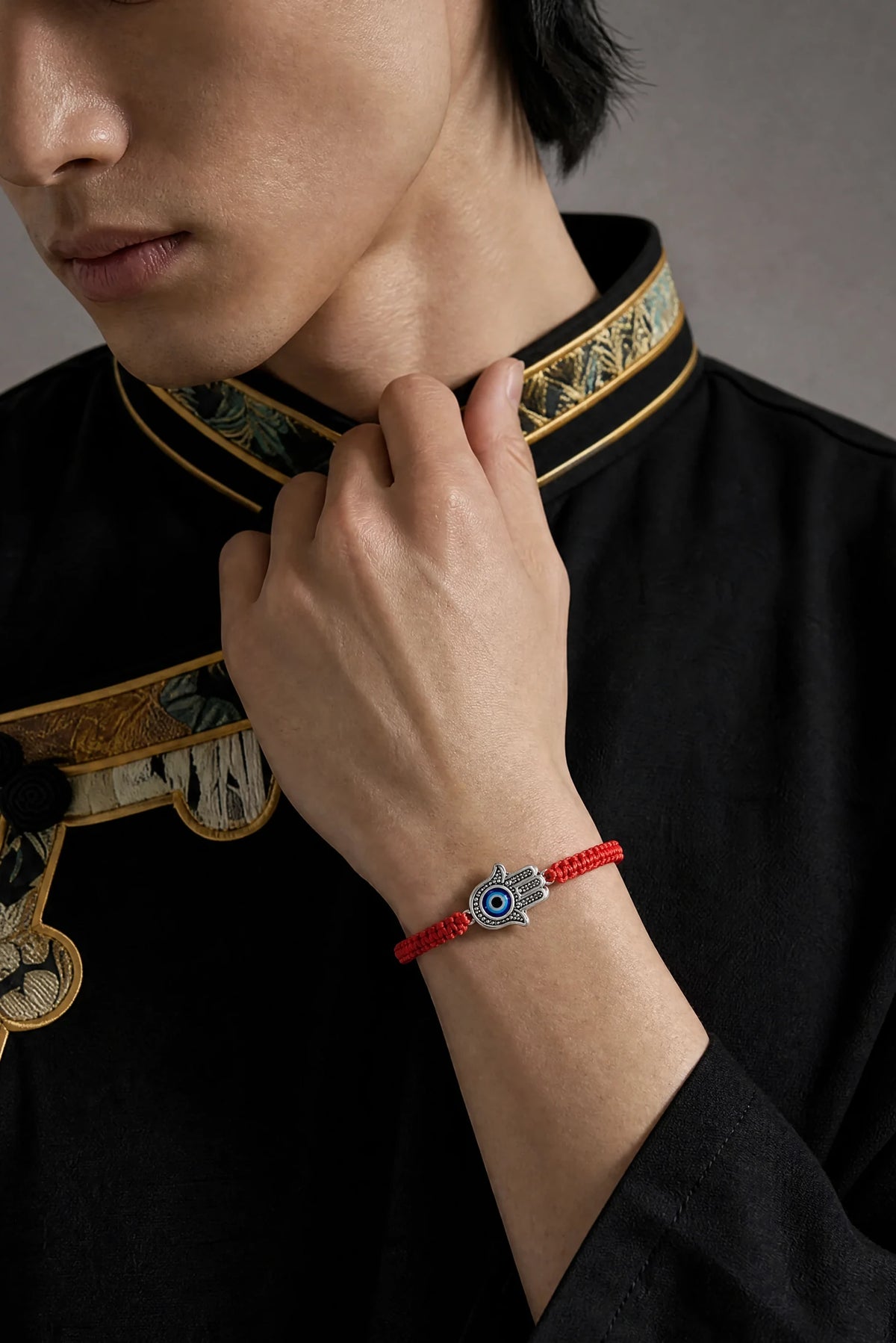 hamsa-evil-eye-red-string-bracelet-model-a-outfit-a-fashion-01