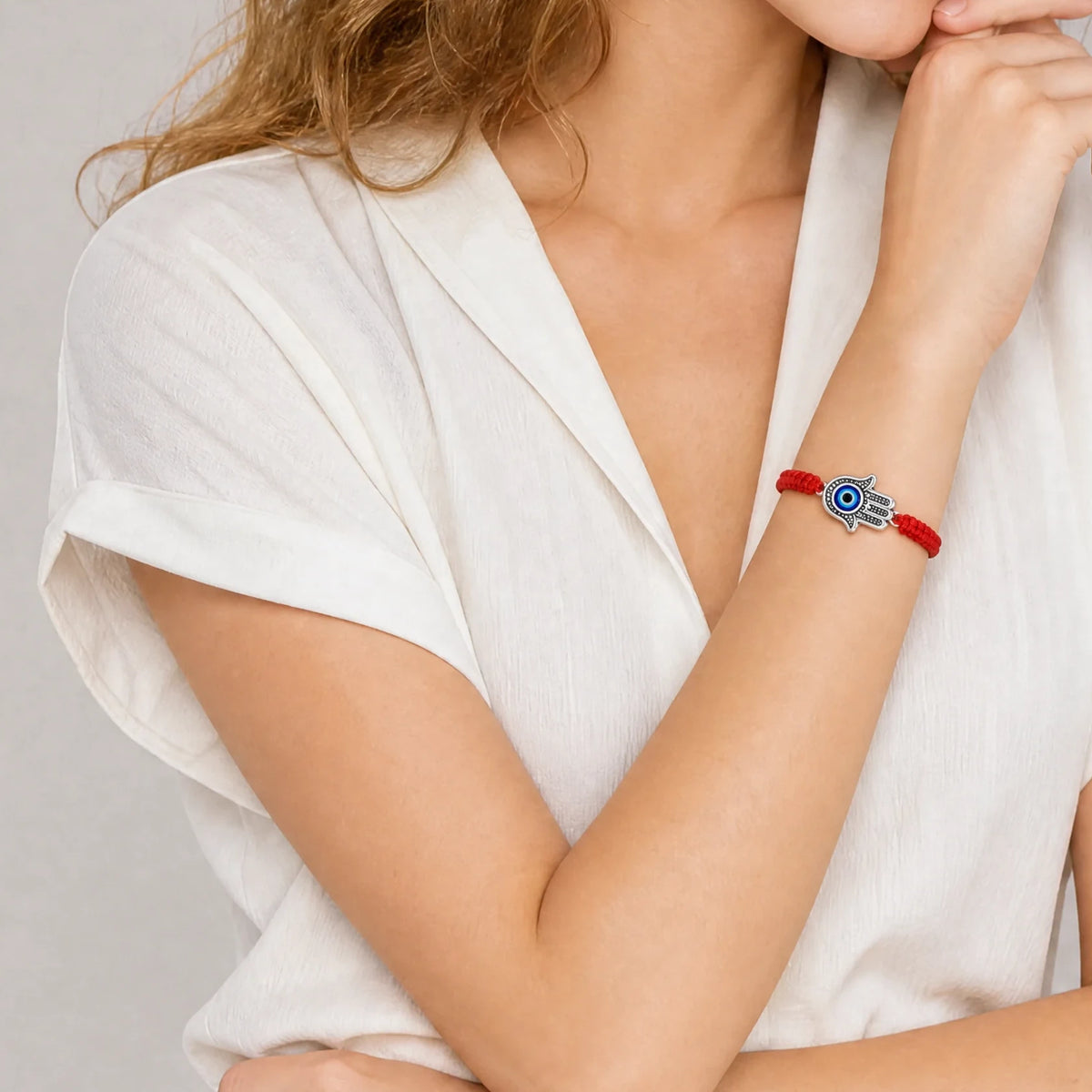 hamsa-evil-eye-red-string-bracelet-model-b-outfit-b-fashion-02