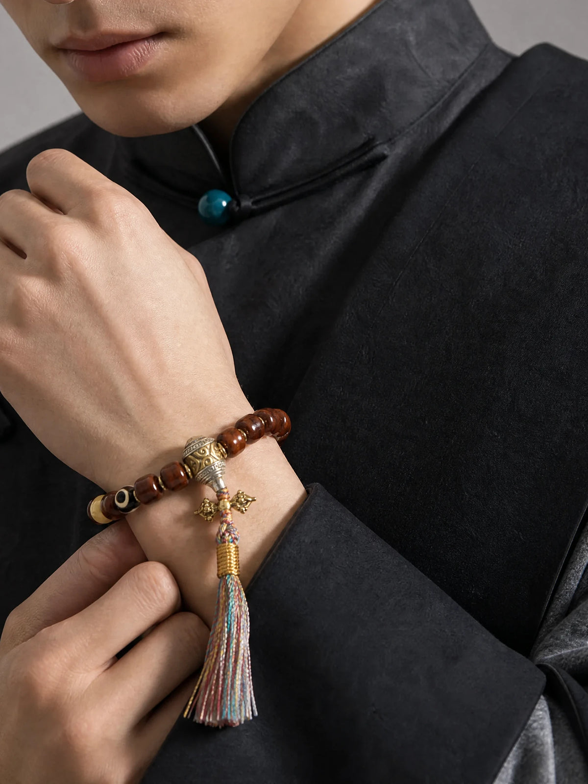 handwoven-yak-bone-bracelet-model-a-outfit-a-fashion-02