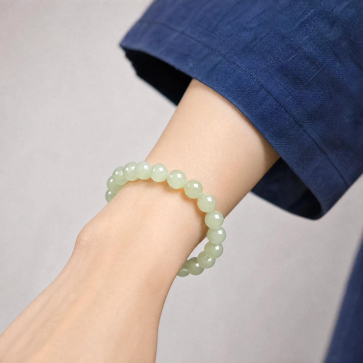 ice-green-jade-bead-bracelet-model-a-outfit-a-closeup-01