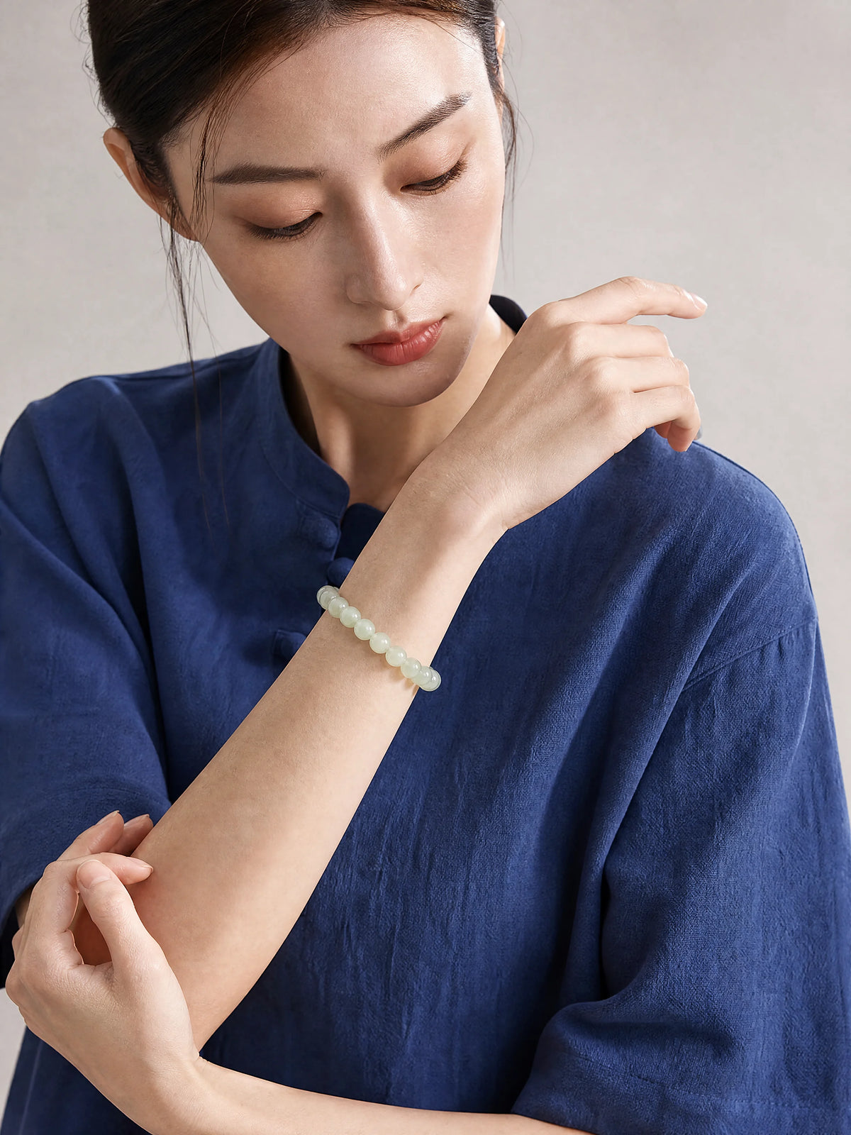 ice-green-jade-bead-bracelet-model-a-outfit-a-fashion-02