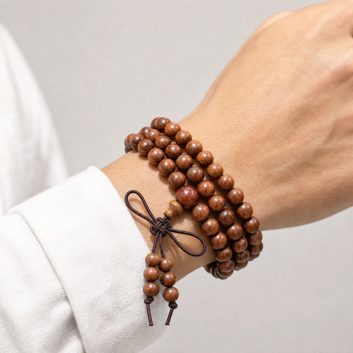 jujube-wood-mala-bracelet-model-a-outfit-a-closeup-01