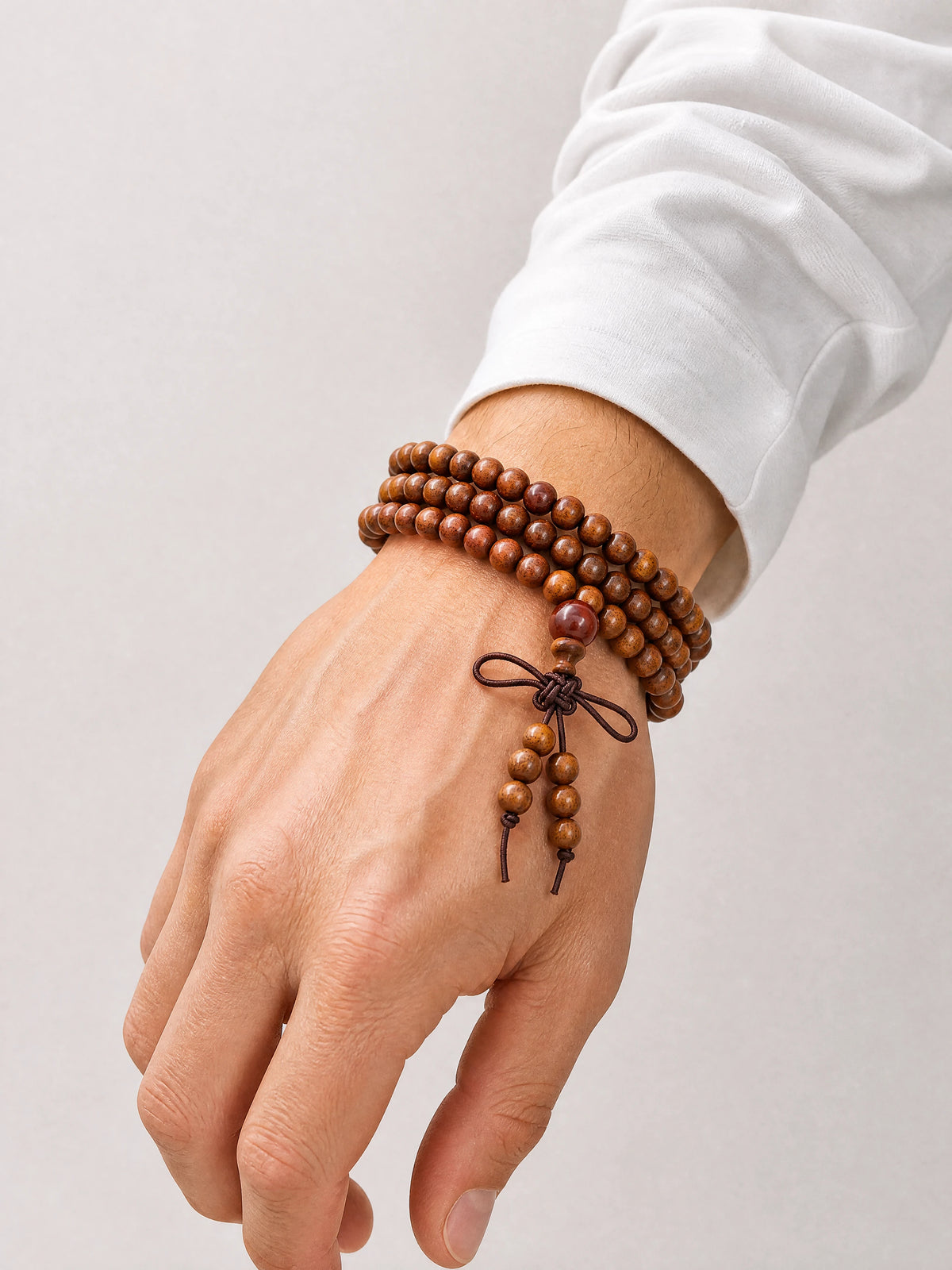 jujube-wood-mala-bracelet-model-a-outfit-a-fashion-02