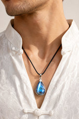 labradorite-cord-pendant-model-a-outfit-a-closeup-01