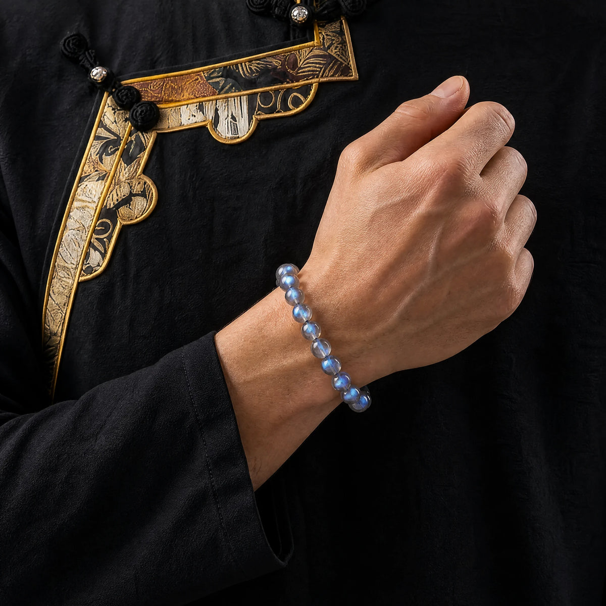 labradorite-flash-bracelet-model-a-outfit-a-fashion-01