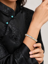 labradorite-gold-filled-wire-bracelet-model-b-outfit-b-fashion-01