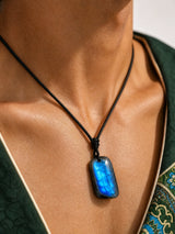 labradorite-leaf-pendant-model-a-outfit-a-closeup-01