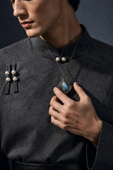 labradorite-web-necklace-model-a-outfit-a-fashion-01