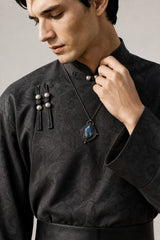 labradorite-web-necklace-model-a-outfit-a-fashion-02
