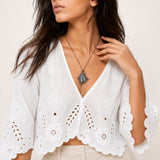 labradorite-web-necklace-model-b-outfit-b-fashion-01