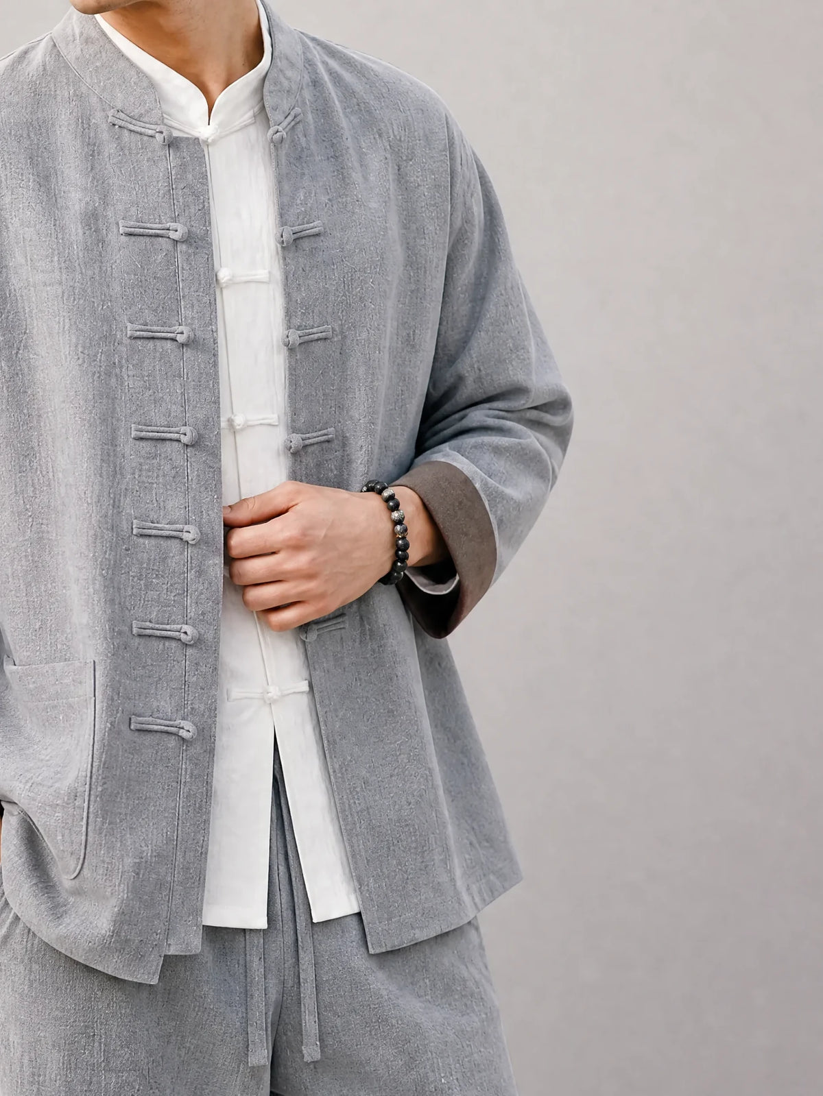 lava-stone-cracked-agate-bracelet-model-a-outfit-a-fashion-03