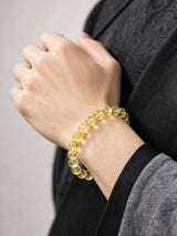 lemon-citrine-clear-bead-bracelet-model-a-outfit-a-closeup-01