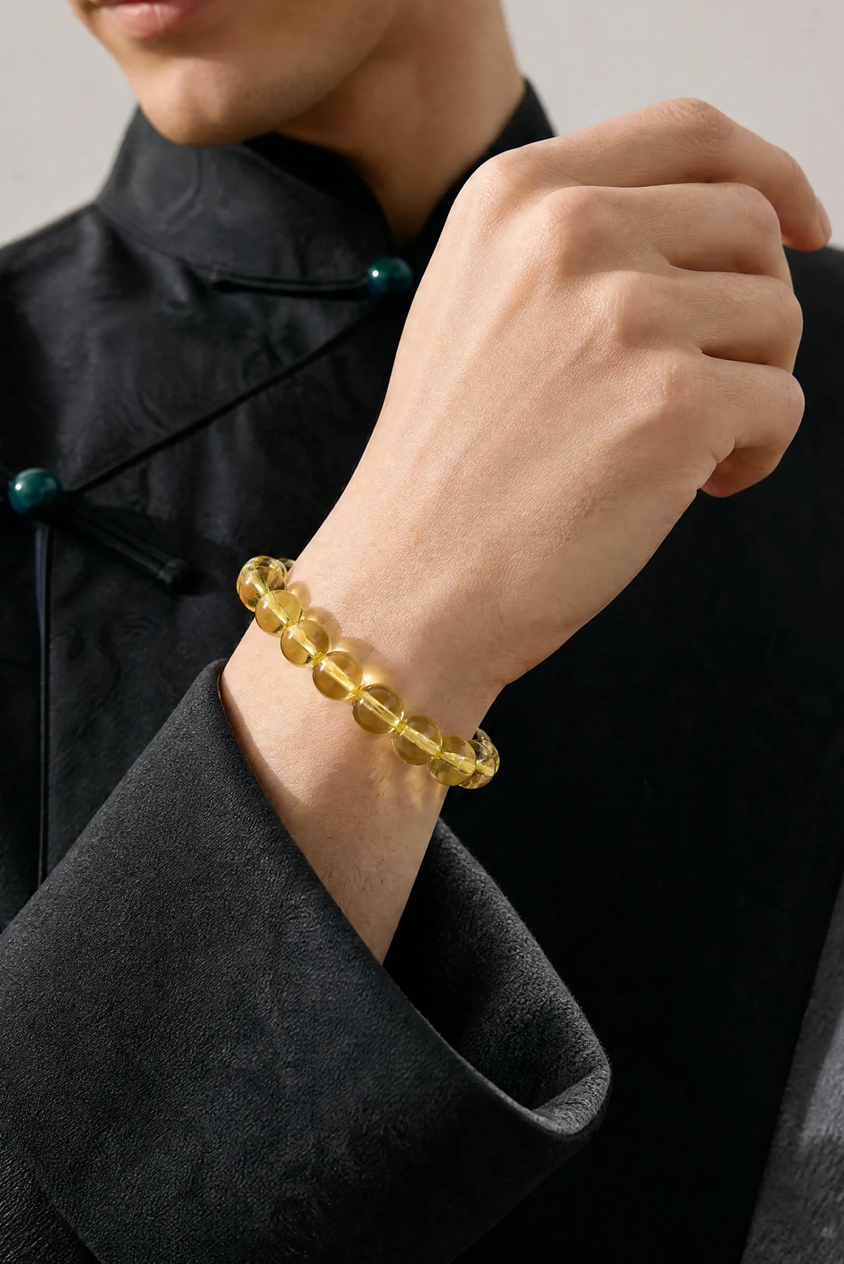 lemon-citrine-clear-bead-bracelet-model-a-outfit-a-fashion-02