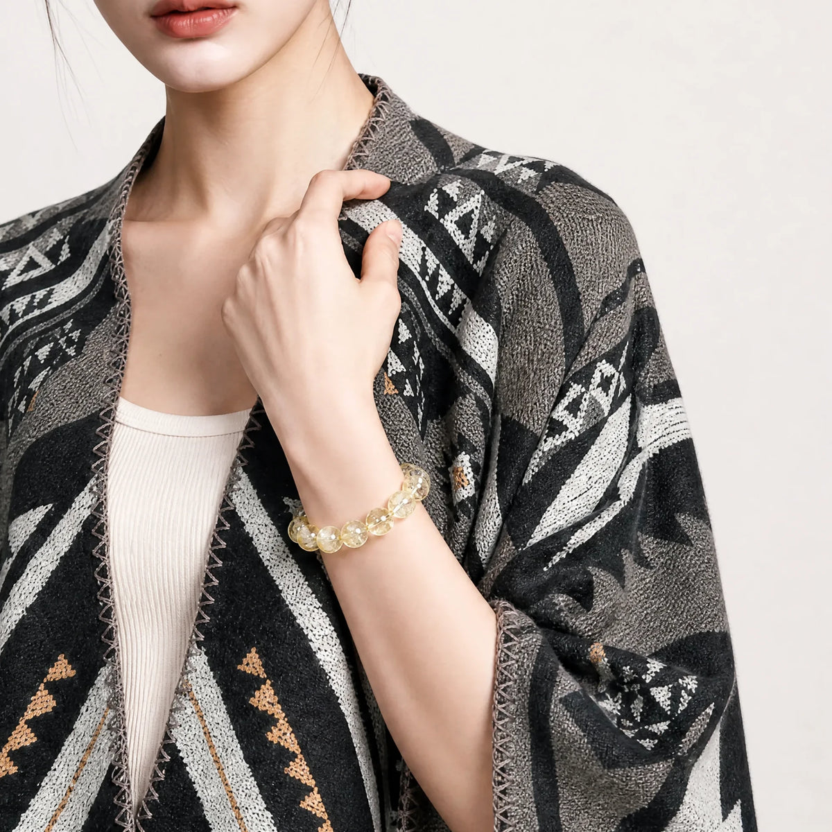 lemon-citrine-round-bead-bracelet-model-b-outfit-b-fashion-01