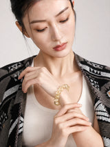 lemon-citrine-round-bead-bracelet-model-b-outfit-b-fashion-03