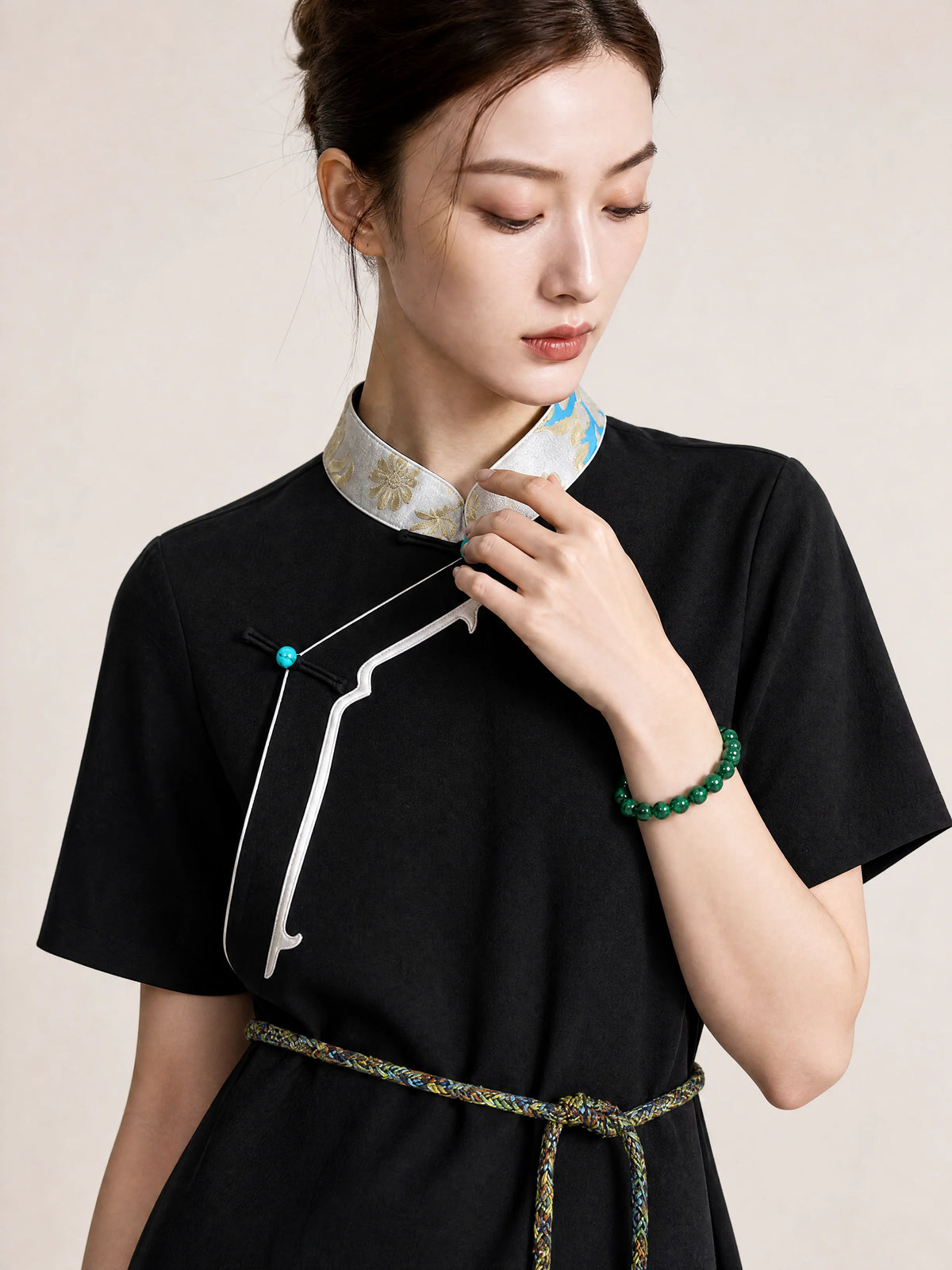 malachite-bracelet-growth-change-model-b-outfit-b-fashion-01