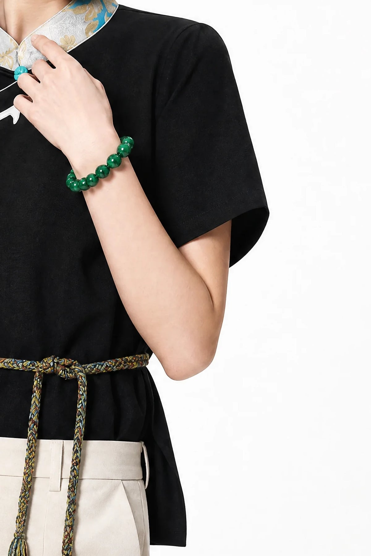 malachite-bracelet-growth-change-model-b-outfit-b-fashion-02