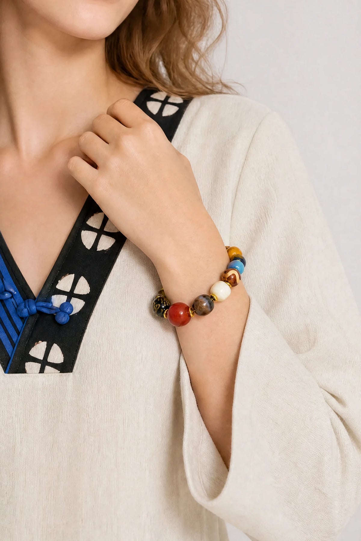 multicolor-yak-bone-dzi-carved-bead-bracelet-12mm-model-b-outfit-b-fashion-03