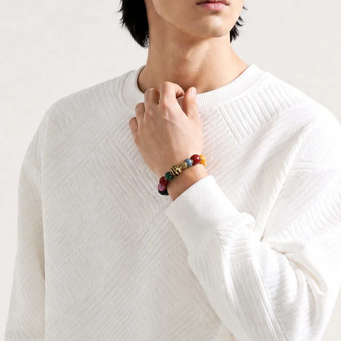 multicolor-yak-bone-treasure-bead-bracelet-1-model-a-outfit-a-fashion-03