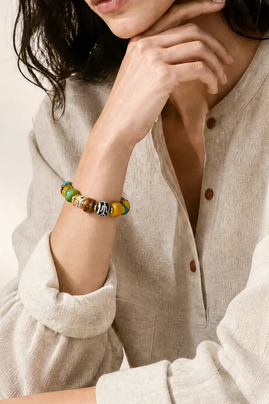 multicolor-yak-bone-treasure-bracelet-10mm-model-b-outfit-b-fashion-02