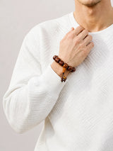 multicolor-yak-bone-treasure-bracelet-model-a-outfit-a-fashion-01