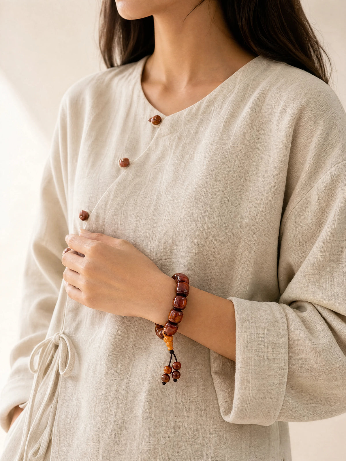 multicolor-yak-bone-treasure-bracelet-model-b-outfit-b-fashion-01