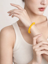natural-yellow-agate-bracelet-model-b-outfit-b-fashion-03