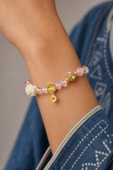 nine-tailed-fox-coin-purse-bracelet-model-a-outfit-a-closeup-01