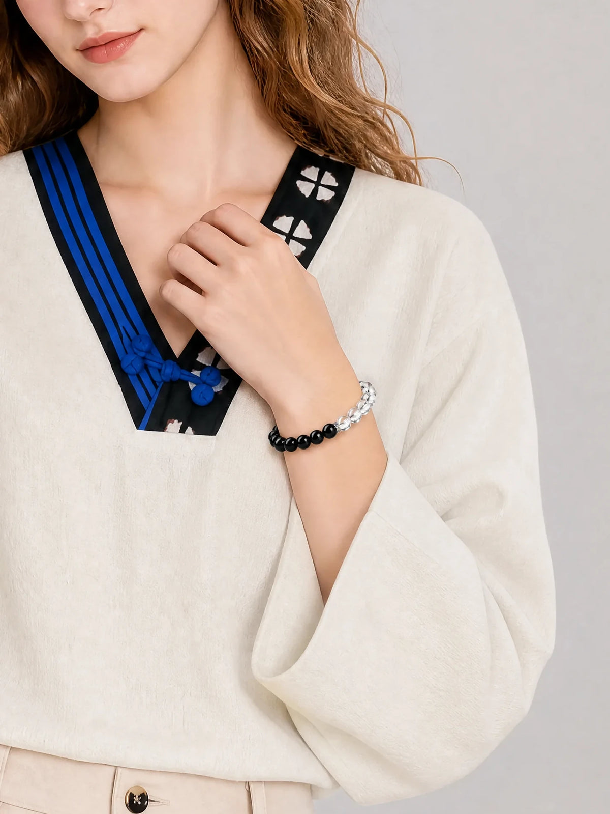 obsidian-clear-quartz-half-circle-bracelet-model-b-outfit-b-fashion-01