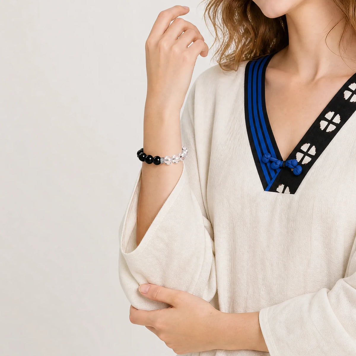 obsidian-clear-quartz-half-circle-bracelet-model-b-outfit-b-fashion-02