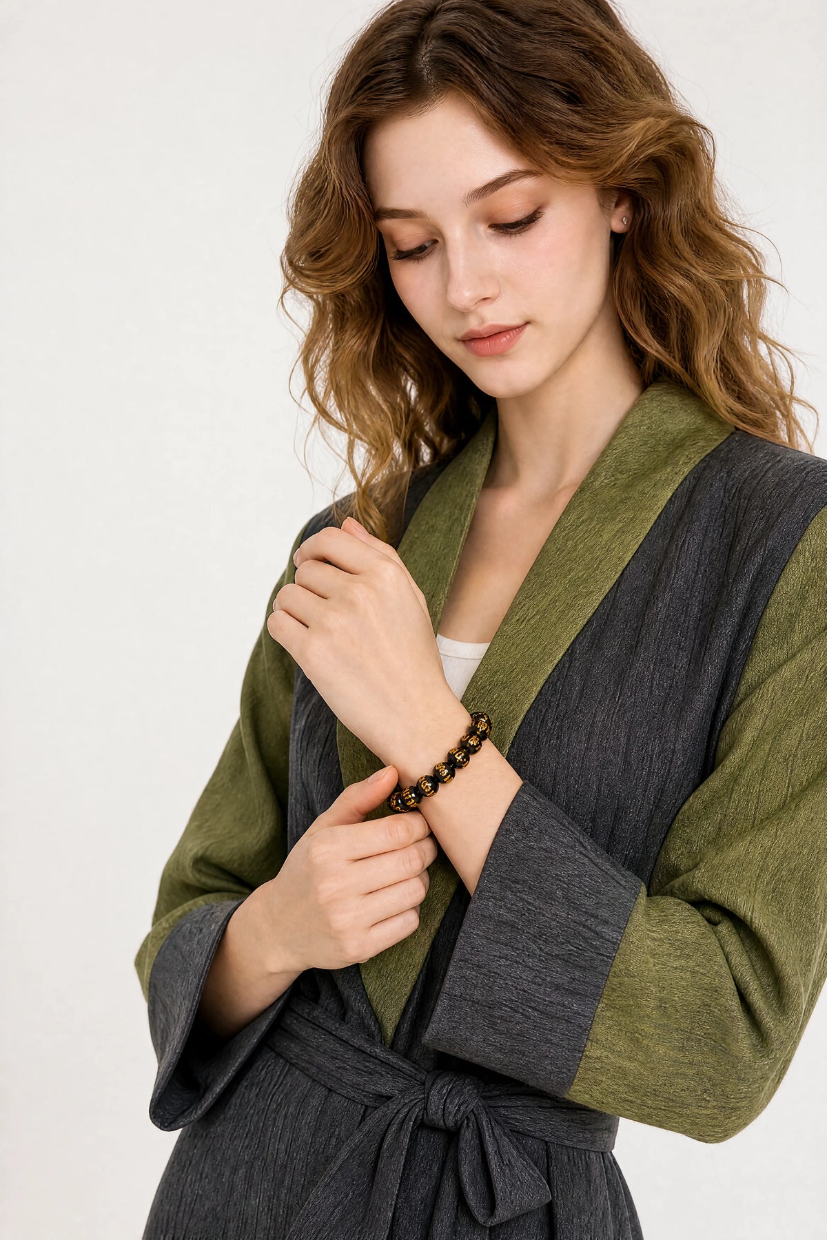 obsidian-om-mani-padme-hum-bracelet-model-b-outfit-b-fashion-03