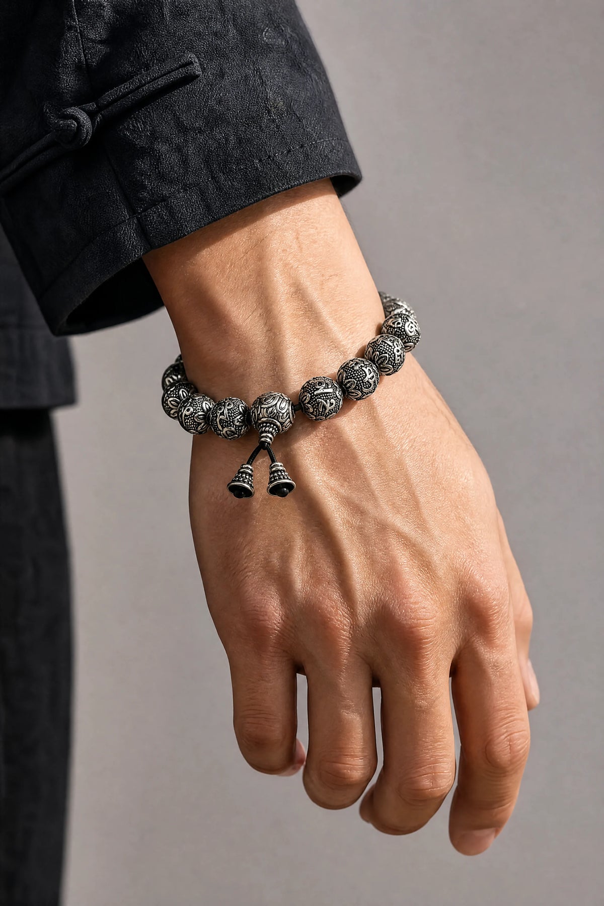 om-mani-padme-hum-mantra-bead-bracelet-model-a-outfit-a-closeup-01