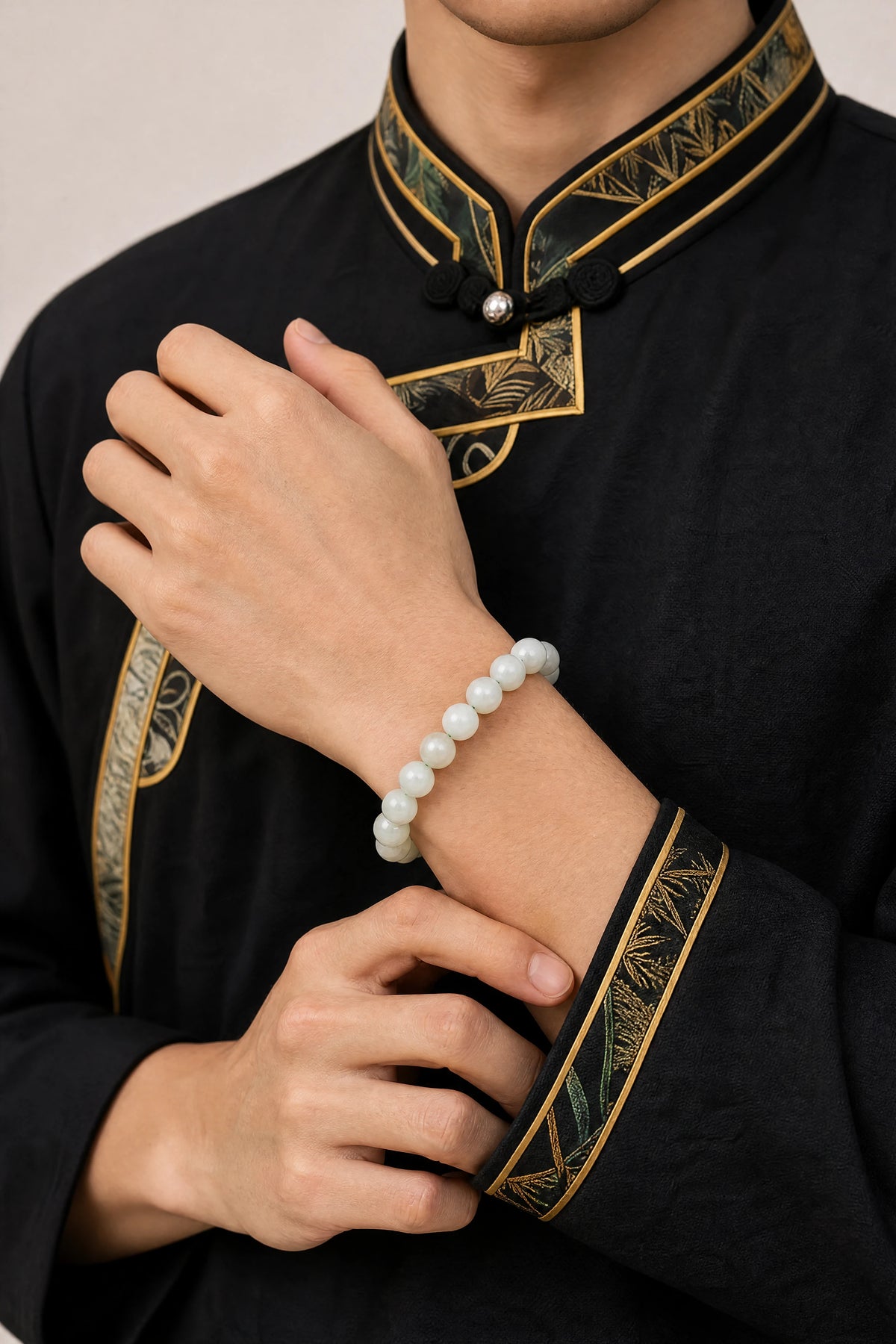 pale-green-moonstone-bracelet-model-a-outfit-a-fashion-02