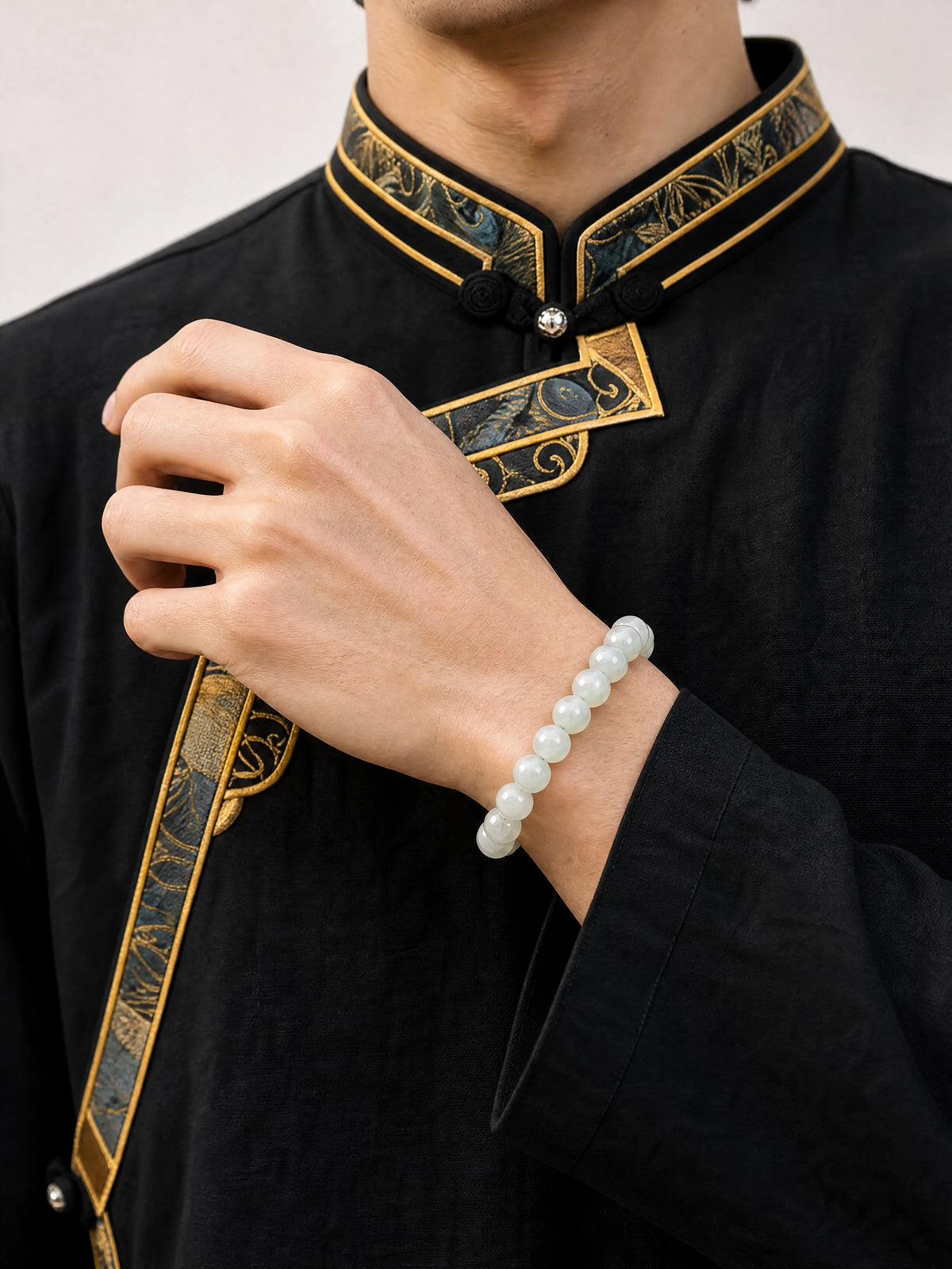 pale-green-moonstone-bracelet-model-a-outfit-a-fashion-03