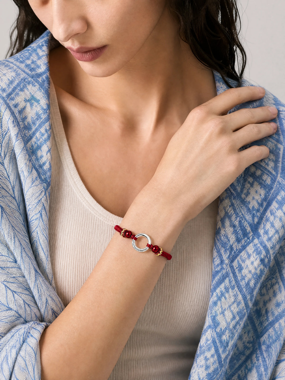 peace-ring-woven-cord-bracelet-model-b-outfit-b-fashion-02