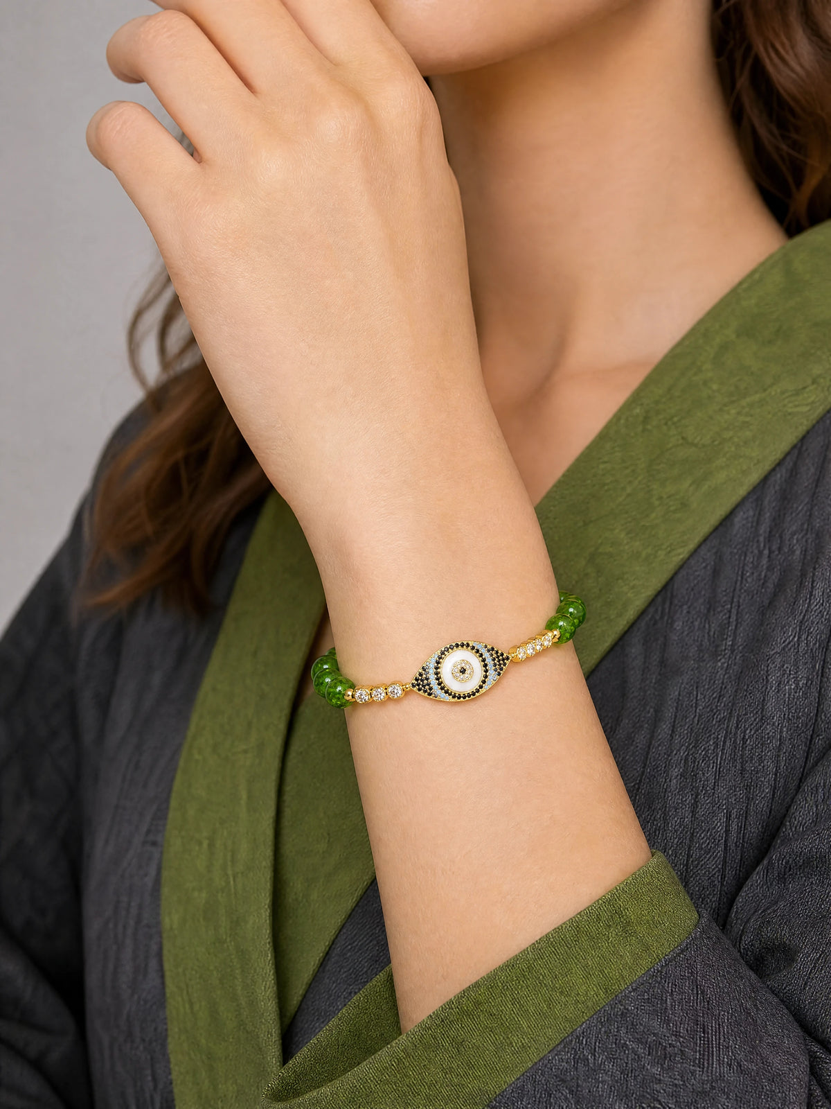 peridot-evil-eye-bracelet-protection-model-a-outfit-a-fashion-01