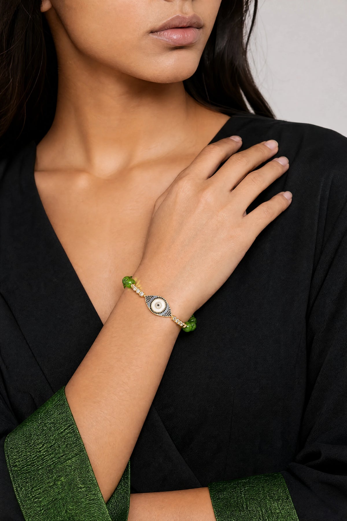 peridot-evil-eye-bracelet-protection-model-b-outfit-b-fashion-03
