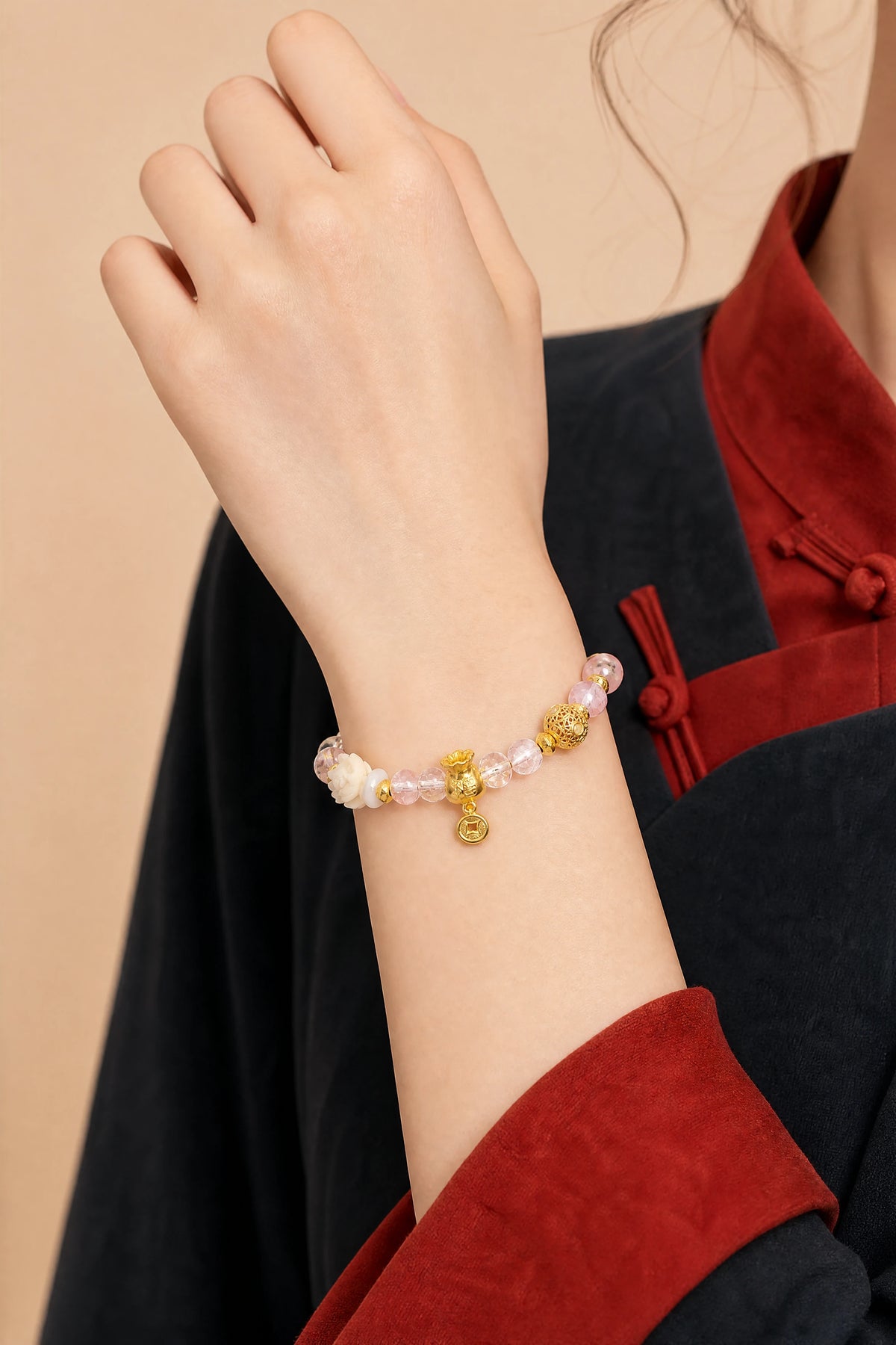 pink-crystal-nine-tailed-fox-bracelet-model-b-outfit-b-fashion-01