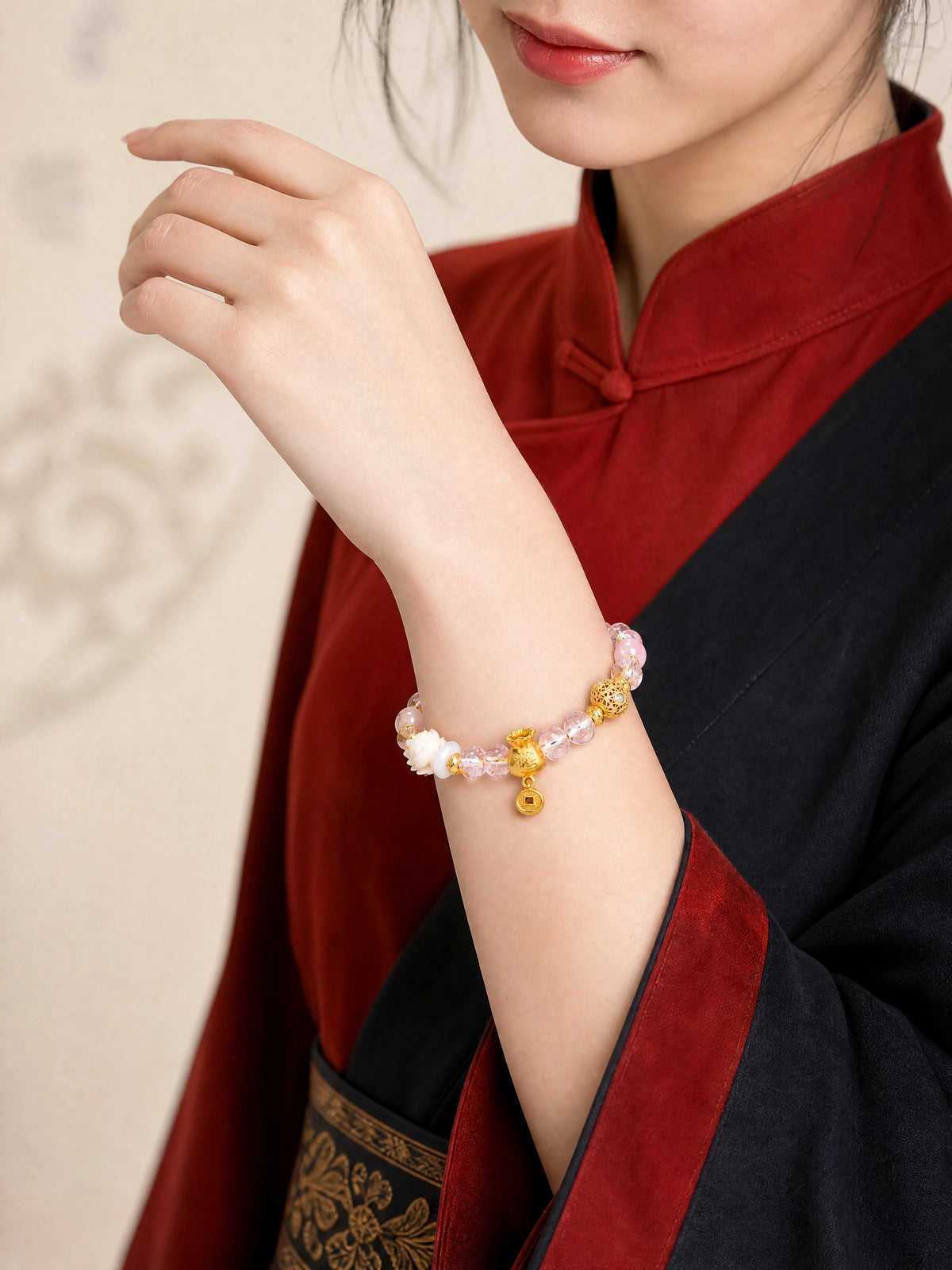 pink-crystal-nine-tailed-fox-bracelet-model-b-outfit-b-fashion-02